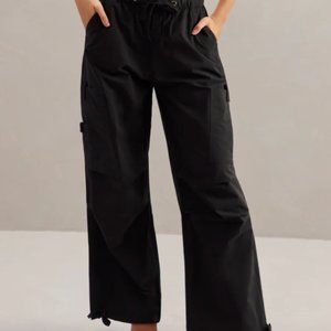 Petite Wide Leg Cargo Trousers in Black